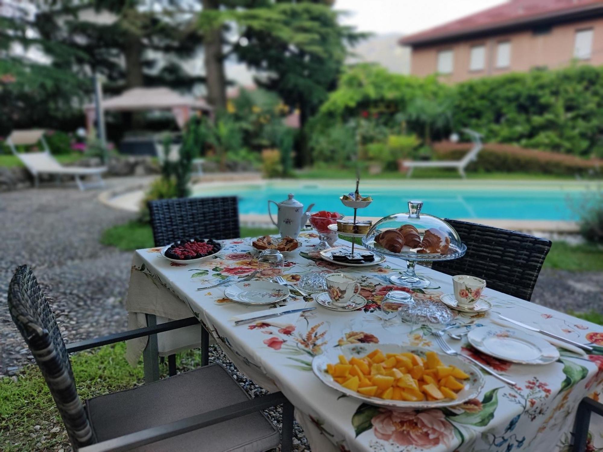 Villa Laura Lierna Zimmer foto