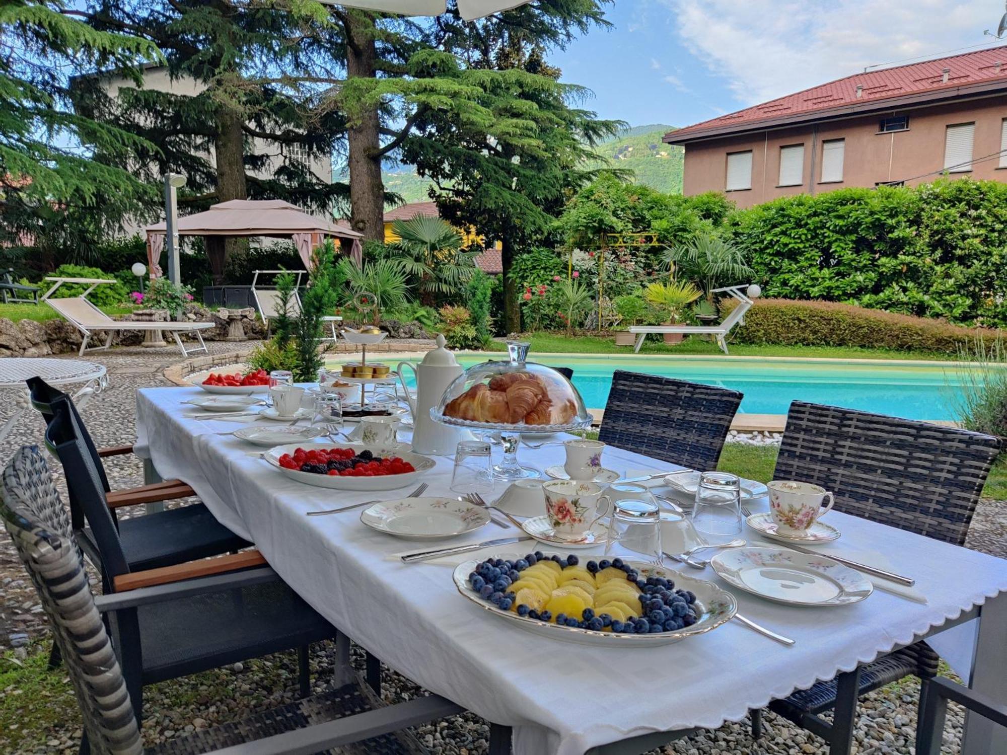 Villa Laura Lierna Zimmer foto