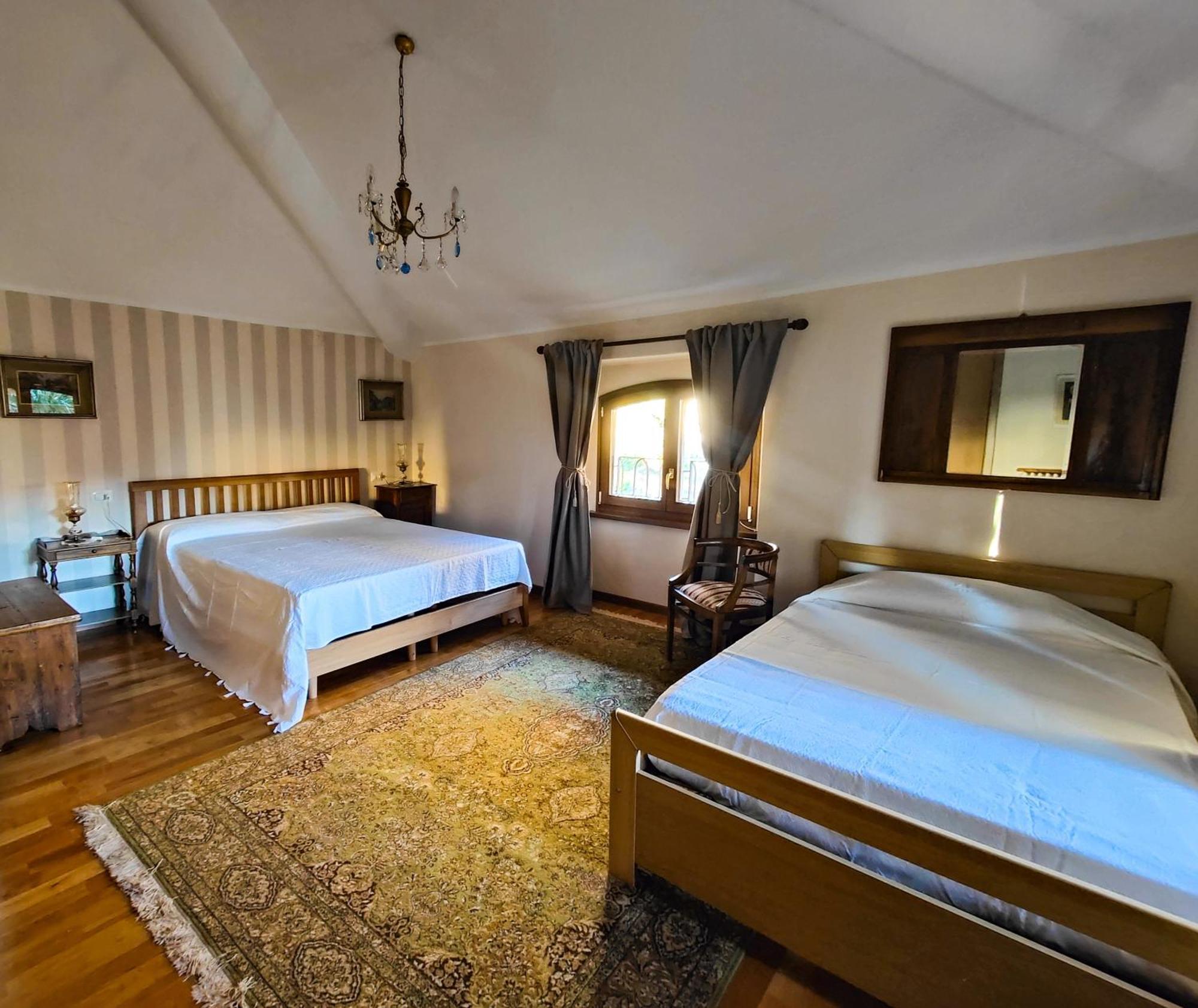Villa Laura Lierna Zimmer foto