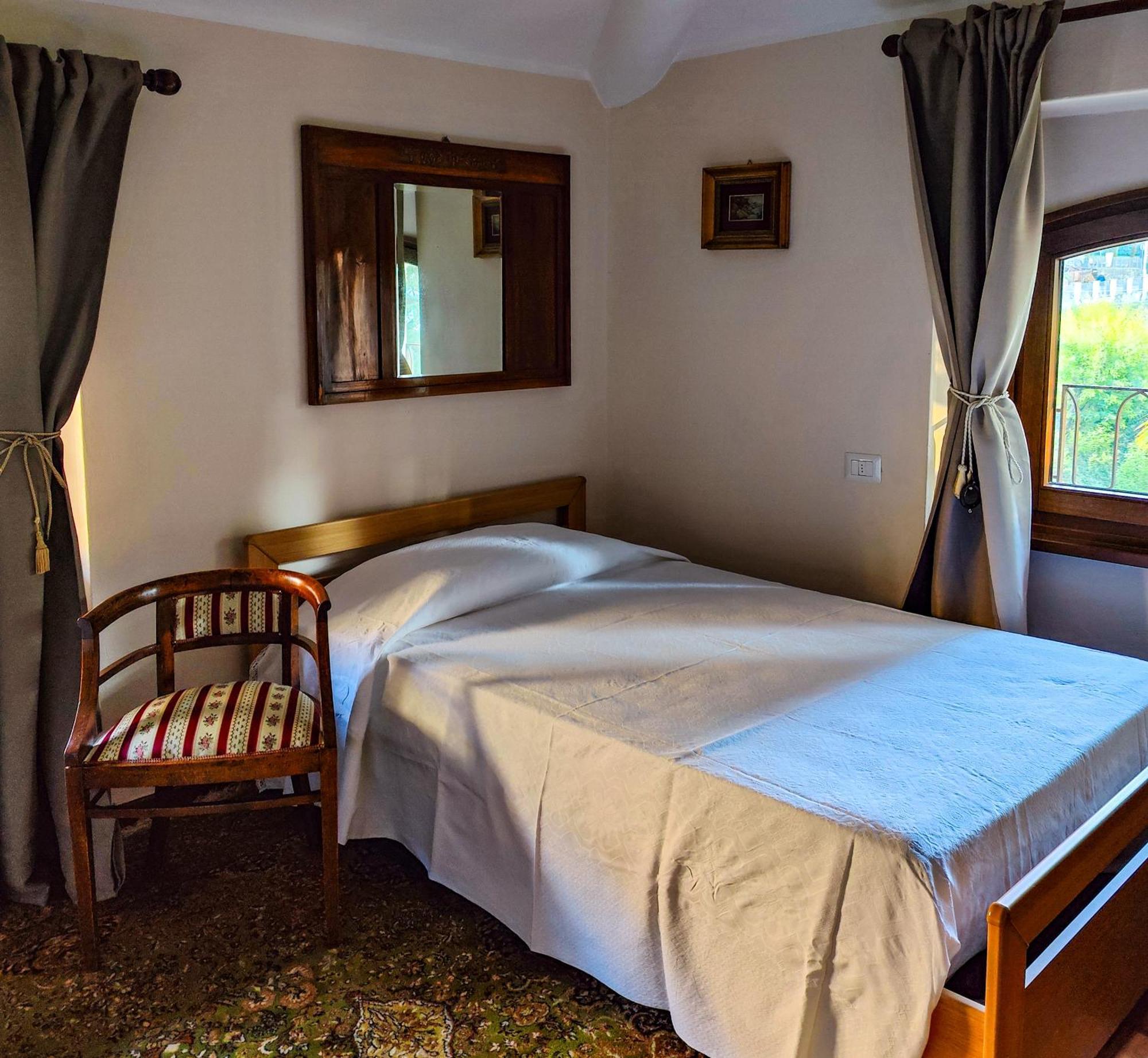Villa Laura Lierna Zimmer foto